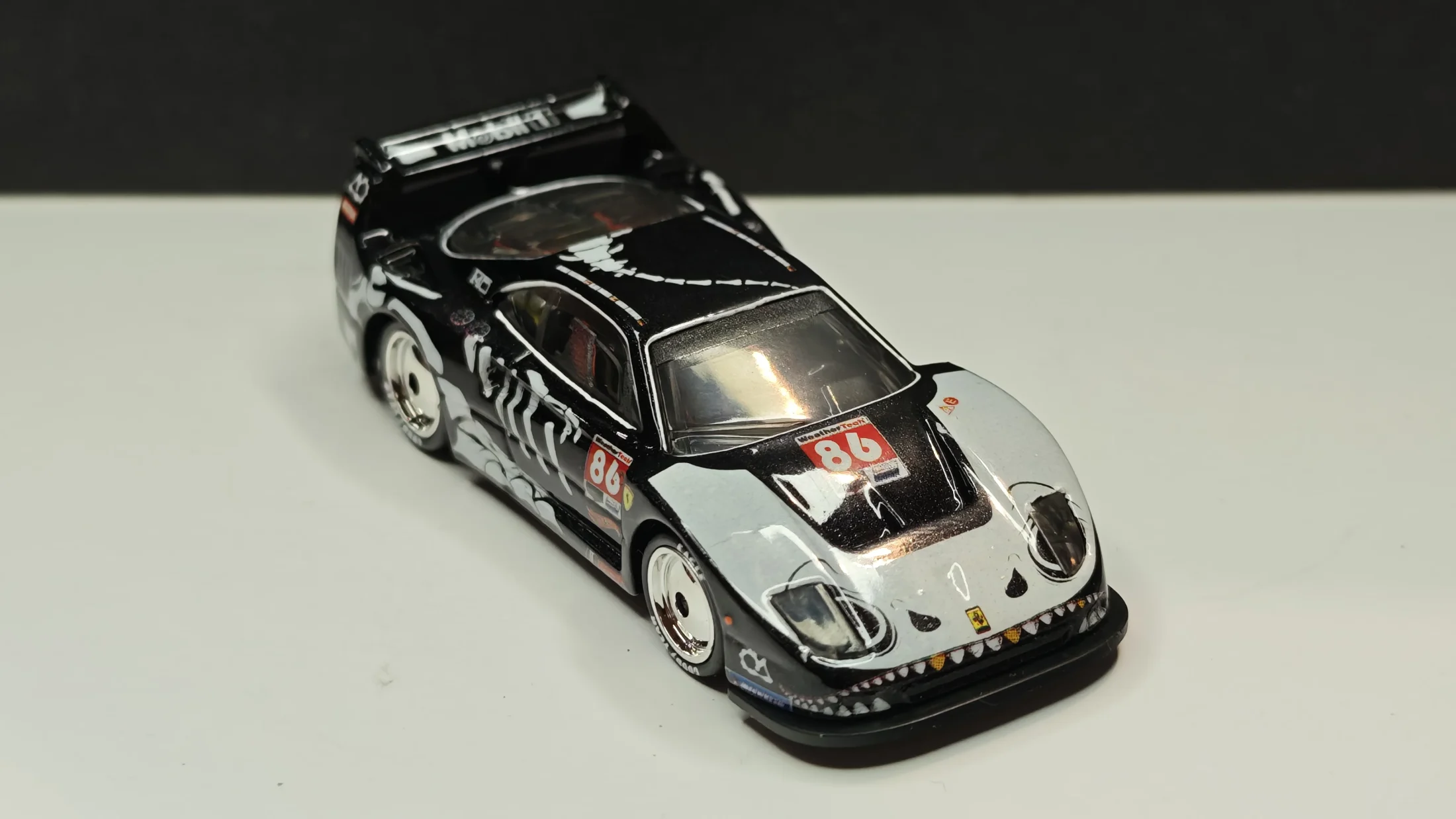 Ferrari F40 Competizione – Night Fury - Skeleton Rexy - Black Bolt — 9