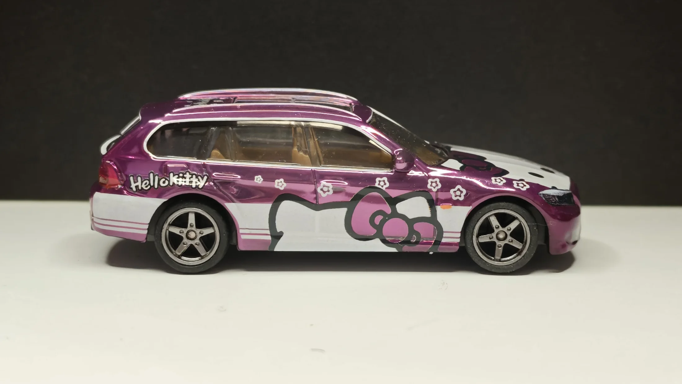 BMW 3 Series Touring - Kitty Vice - Sweet Chaos - Street Glitter — 2