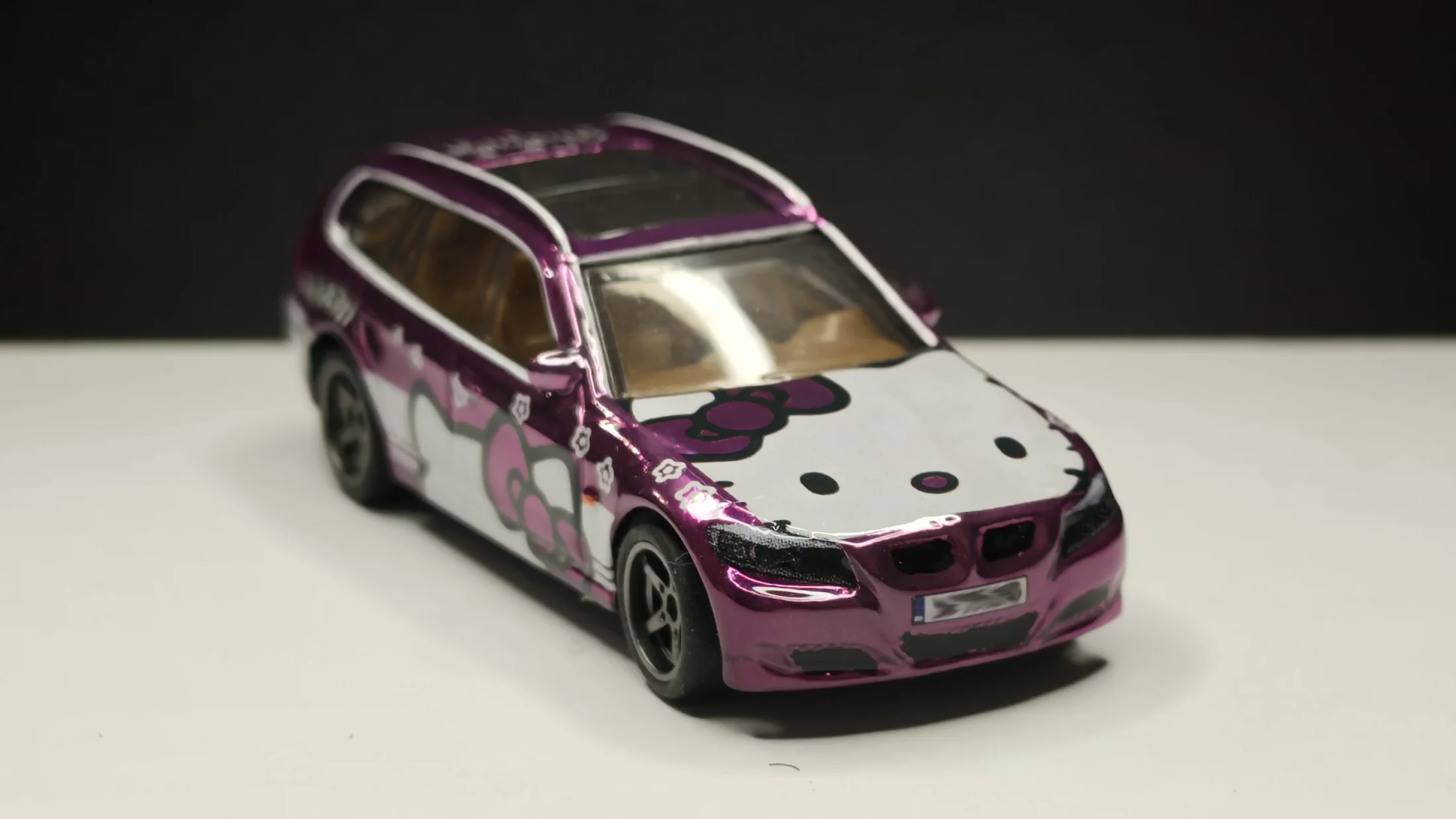 BMW 3 Series Touring - Kitty Vice - Sweet Chaos - Street Glitter — 3