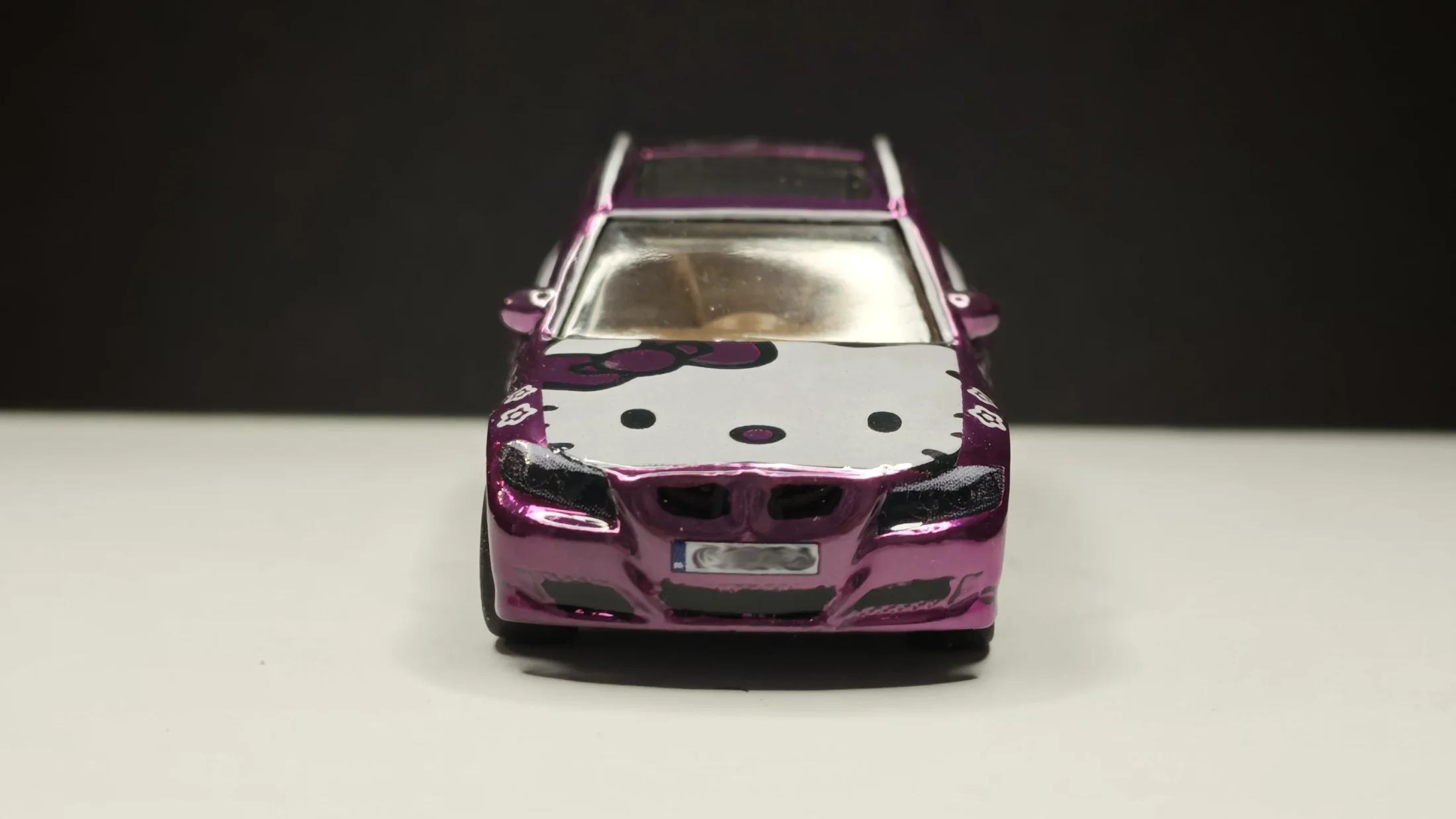 BMW 3 Series Touring - Kitty Vice - Sweet Chaos - Street Glitter — 4