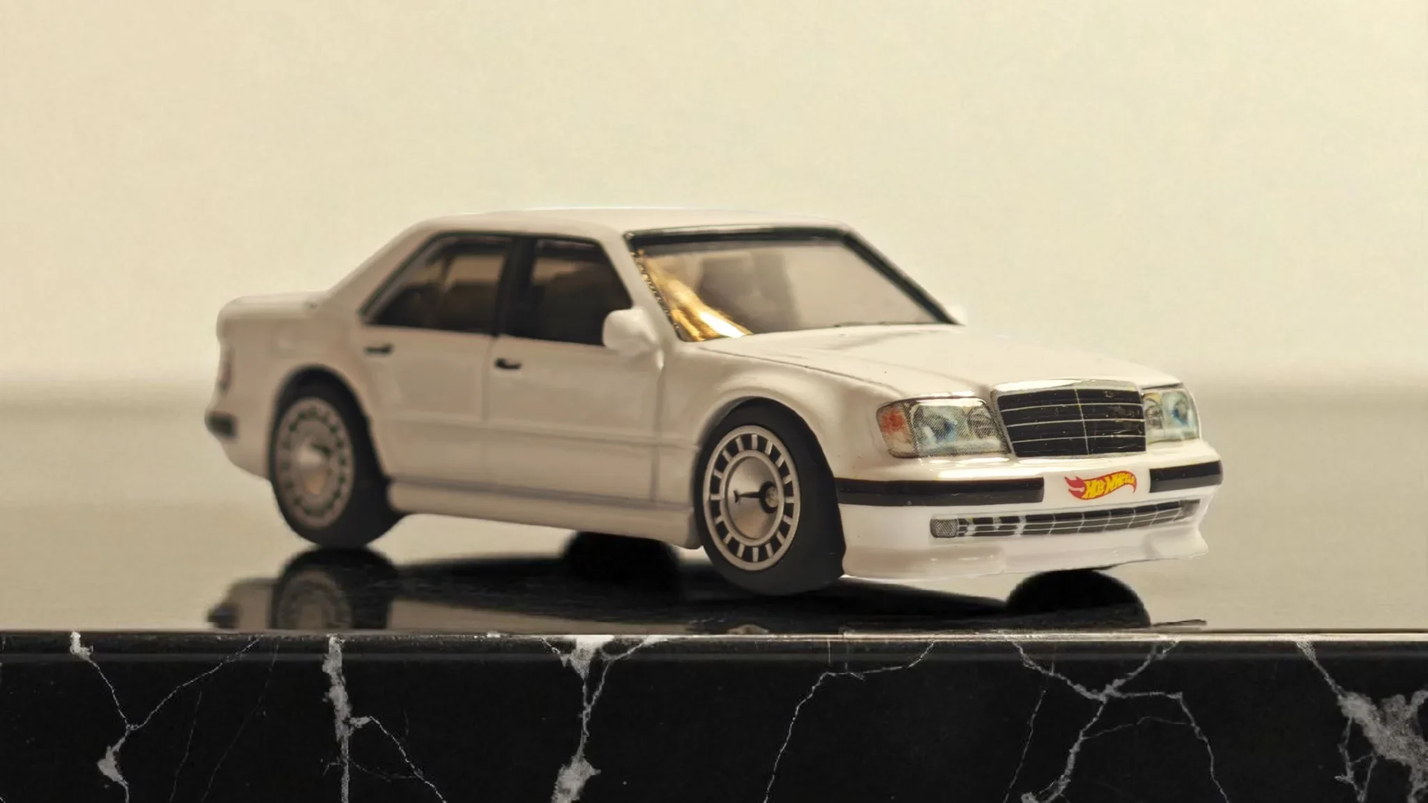Mercedes-Benz E500 - Snow White — 2