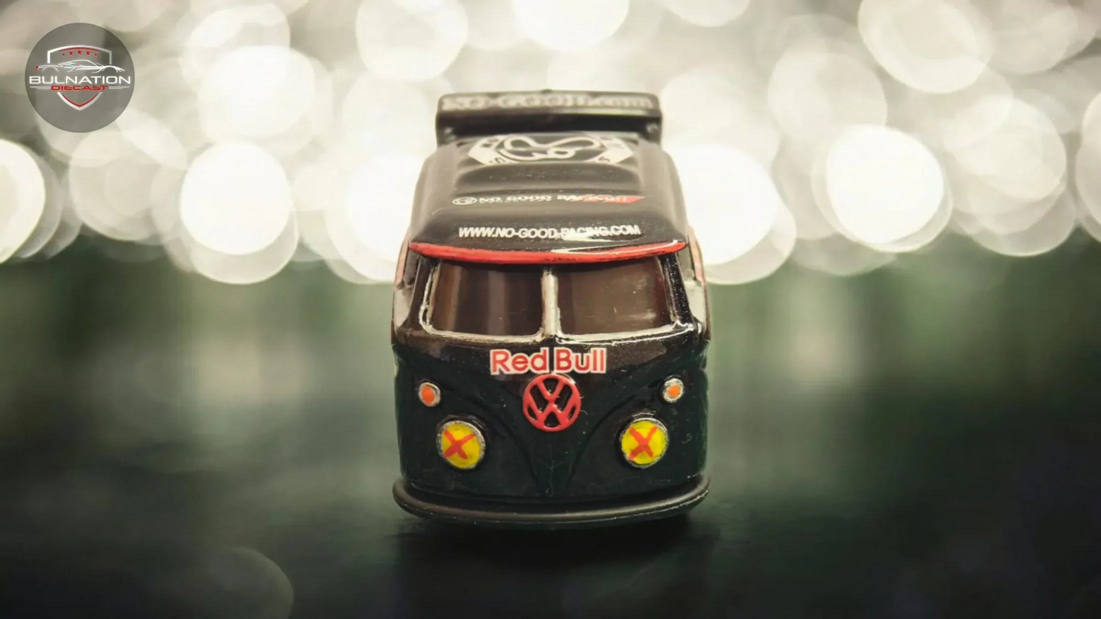 Volkswagen Drag Bus - Red Bull racing livery — 3
