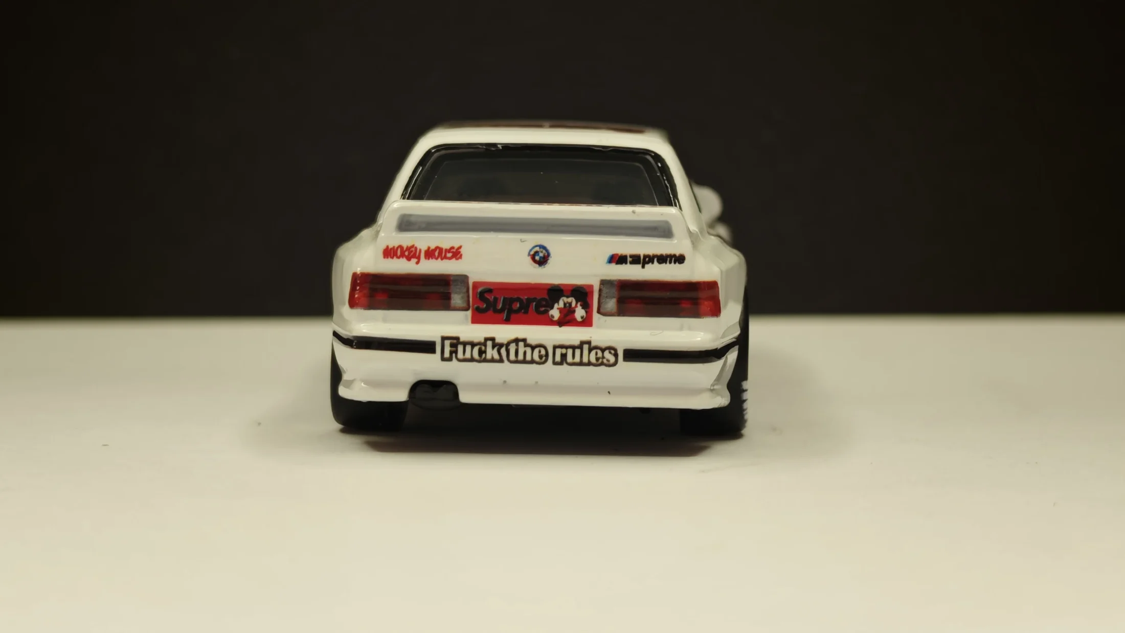 BMW M3 E30 – Supreme Urban Legacy – Asphalt Propaganda — 7
