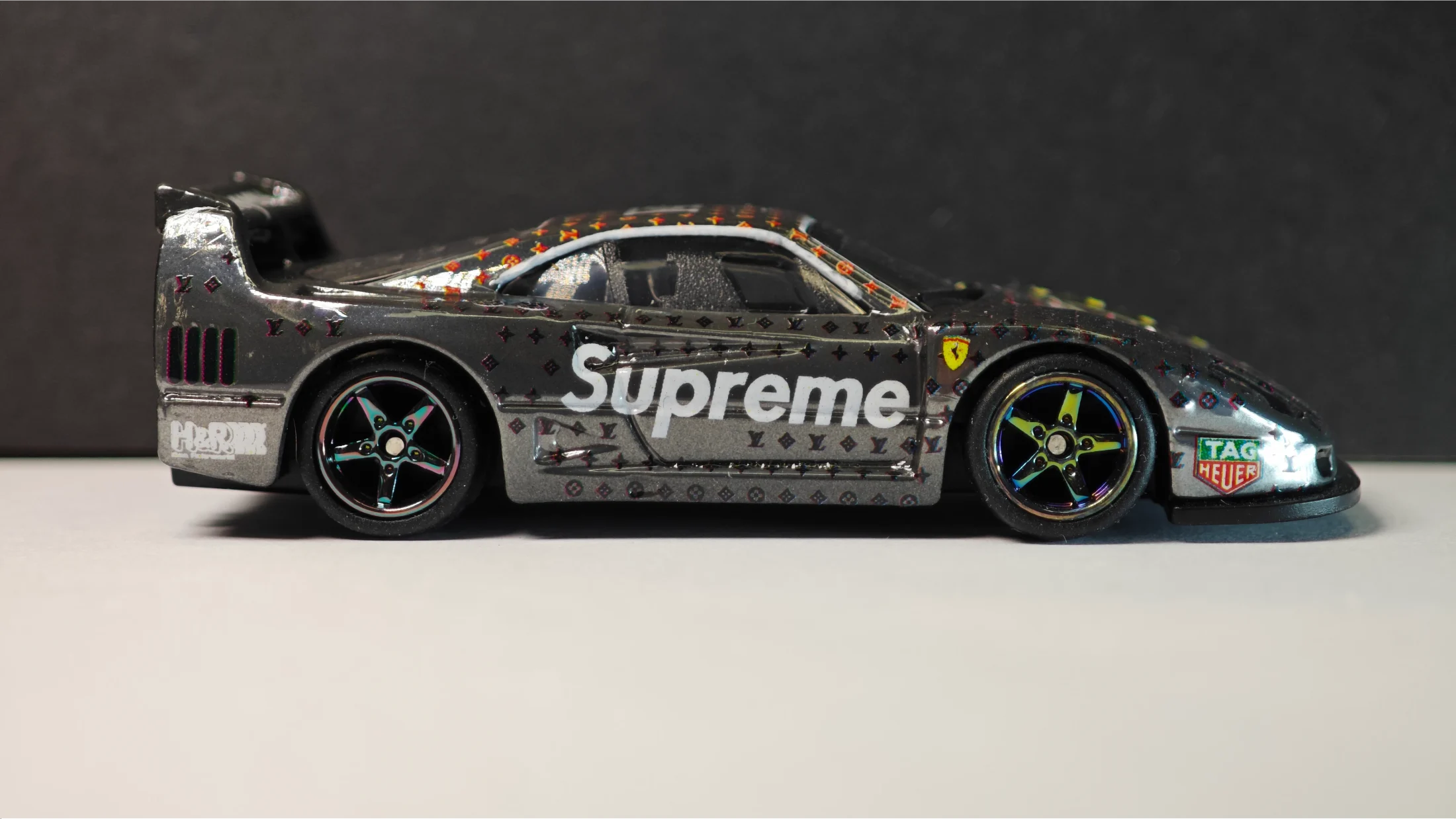 Ferrari F40 Competizione - Supreme Silver Furry - Chrome Storm — 2