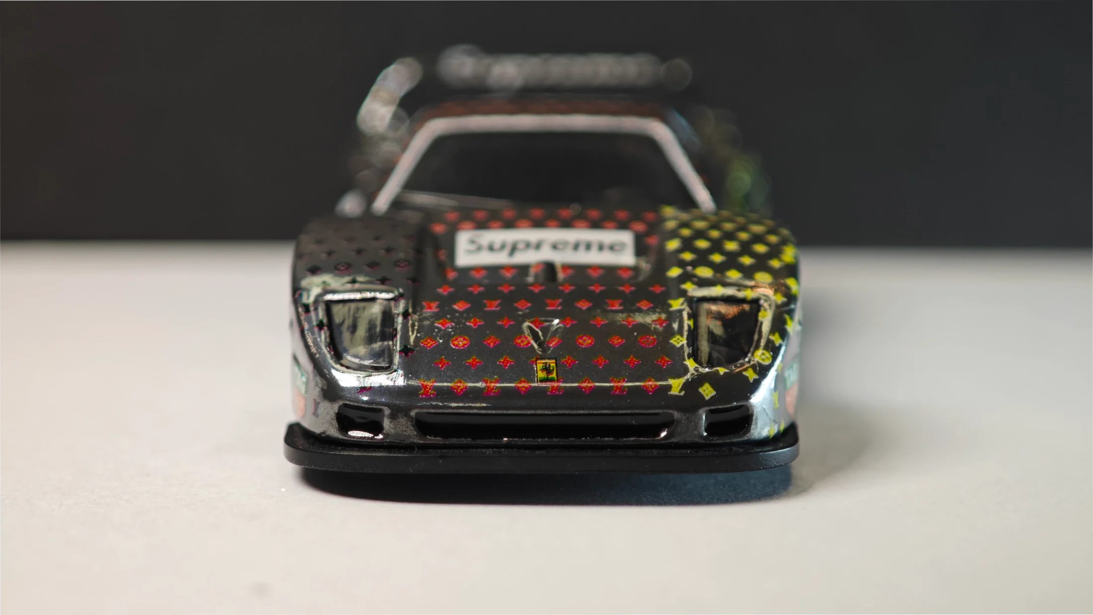Ferrari F40 Competizione - Supreme Silver Furry - Chrome Storm — 4